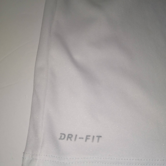 Jordan white Dri-FIT Shirt - Picture 3 of 4